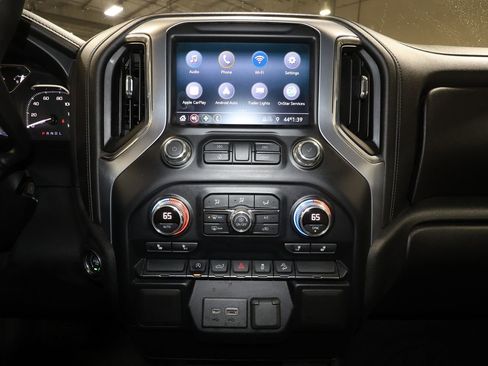 Used 2020 GMC Sierra 1500 SLE w/ SLE Value Package image 9