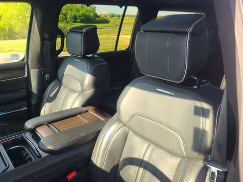Used 2023 Jeep Grand Wagoneer Series II AWD/4WD image 18