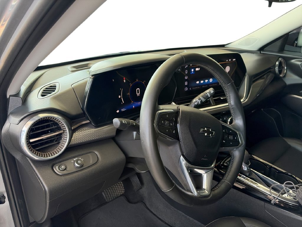 Used 2025 Chevrolet Trax ACTIV w/ Sunroof Package FWD image 10