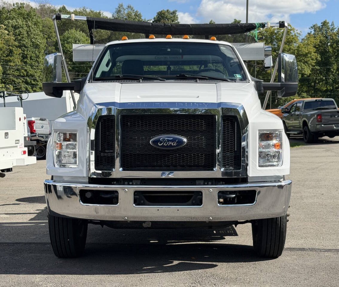 Used 2022 Ford F650 2WD Regular Cab Super Duty image 2