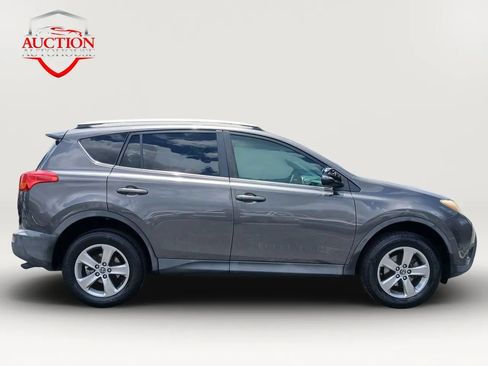 Used 2015 Toyota RAV4 XLE FWD image 4
