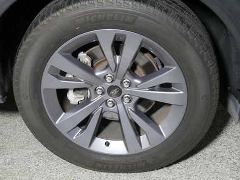 Used 2022 Ford Explorer XLT w/ Equipment Group 202A image 15