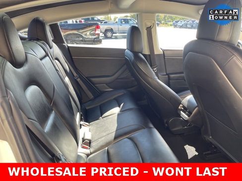 Used 2021 Tesla Model 3 Standard Range Plus image 11
