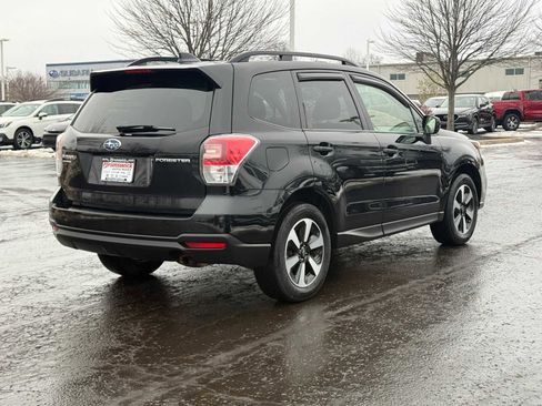 Used 2018 Subaru Forester 2.5i Premium w/ All-Weather Package image 4