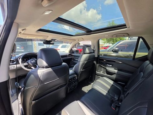 Used 2023 Honda Pilot Touring image 13