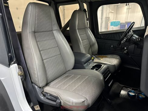 Used 1991 Jeep Wrangler S image 35