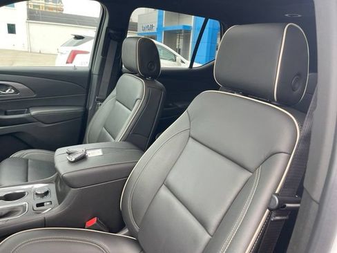 Used 2023 Chevrolet Traverse Premier AWD/4WD image 13
