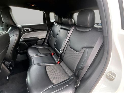 Used 2023 Jeep Compass Latitude AWD/4WD image 16