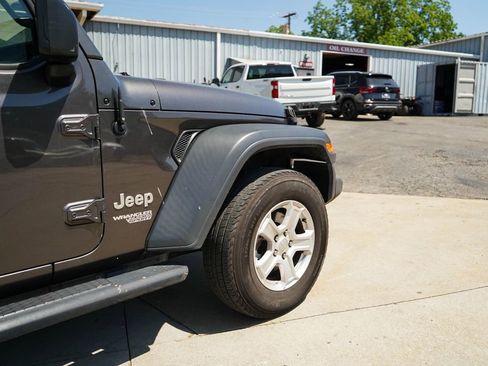 Used 2018 Jeep Wrangler Unlimited Sport S AWD/4WD image 18