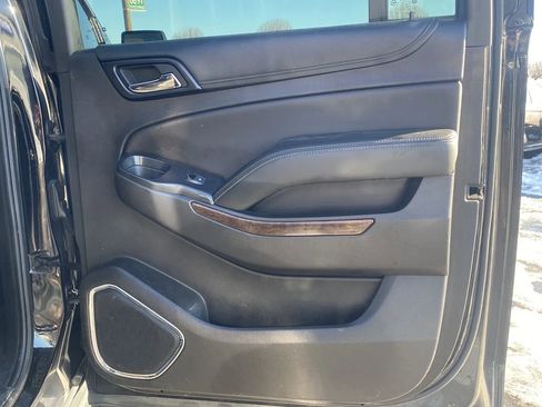 Used 2018 Chevrolet Suburban LT RWD image 12
