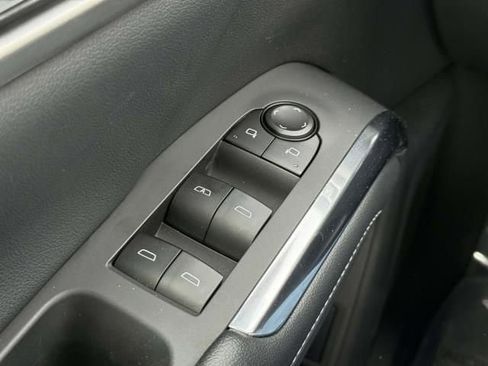 Used 2025 Chevrolet Traverse LT AWD/4WD image 18