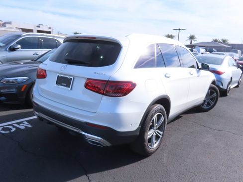 Used 2020 Mercedes-Benz GLC 300 4MATIC image 3