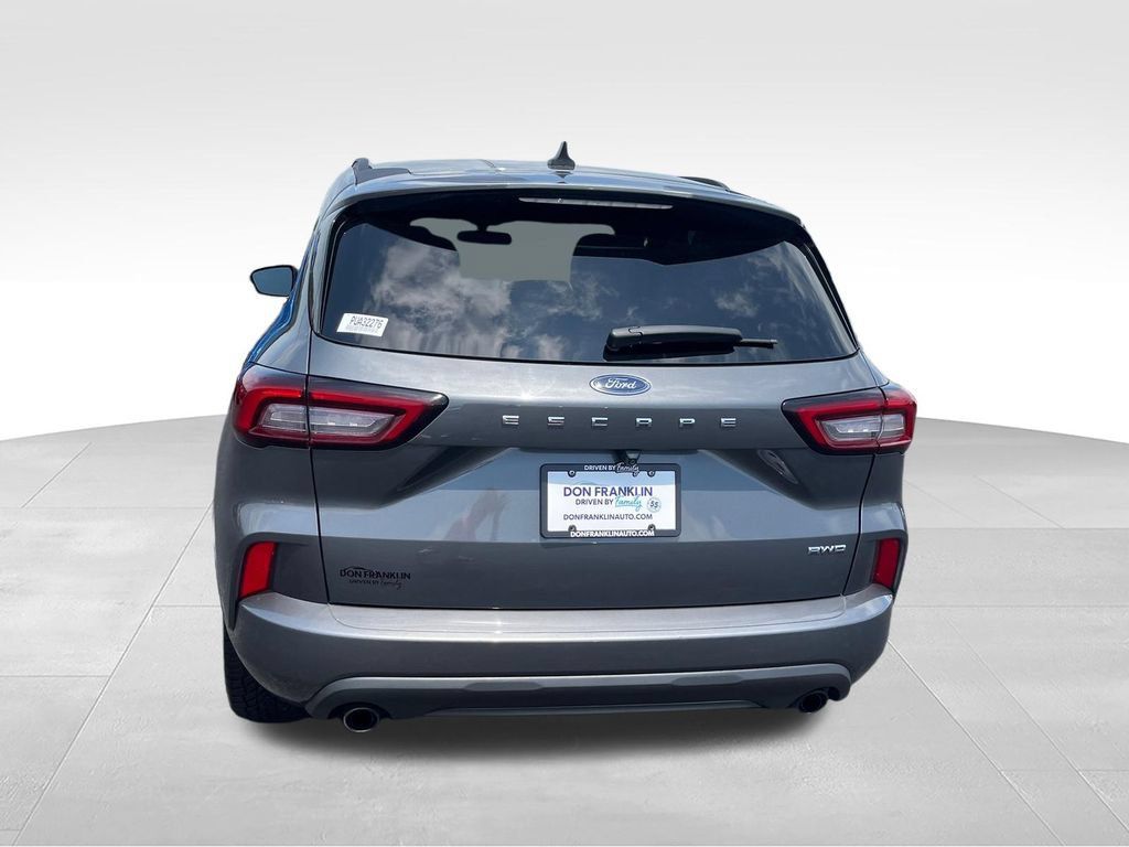 Used 2023 Ford Escape ST-Line AWD/4WD image 4