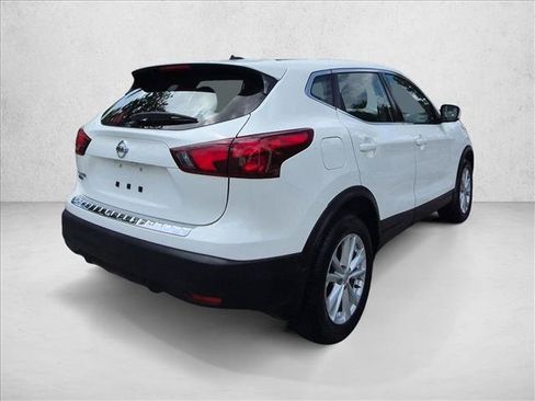 Used 2018 Nissan Rogue Sport S w/ S Appearance Package FWD image 5
