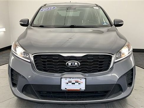 Used 2020 Kia Sorento AWD V6 image 2