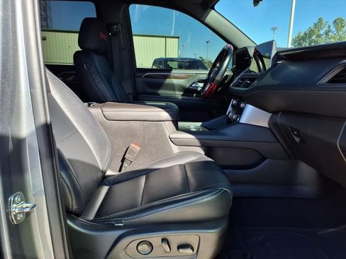 Used 2022 GMC Yukon SLE w/ Gmc Pro Safety Plus Package image 16