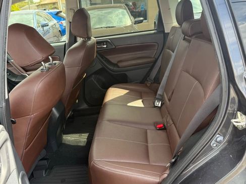 Used 2017 Subaru Forester 2.5i Touring AWD/4WD image 17