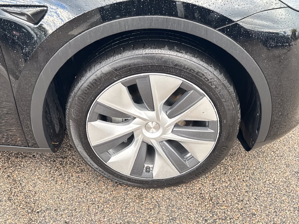 Used 2023 Tesla Model Y Long Range AWD/4WD image 44