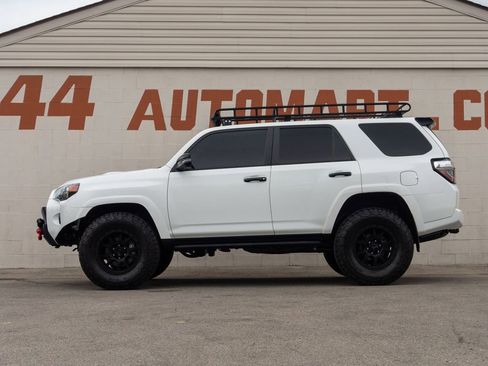 Used 2021 Toyota 4Runner Venture w/ Moonroof Package image 8