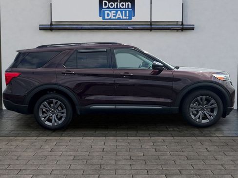 Certified 2023 Ford Explorer XLT w/ Equipment Group 202A AWD/4WD image 2