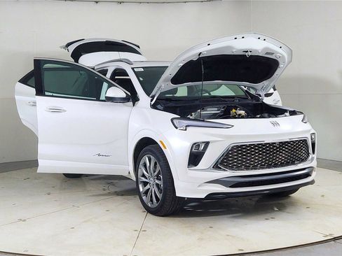 Used 2026 Buick Encore GX Avenir w/ Avenir Technology Package image 9