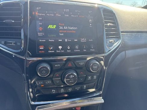 Used 2019 Jeep Grand Cherokee Altitude image 7