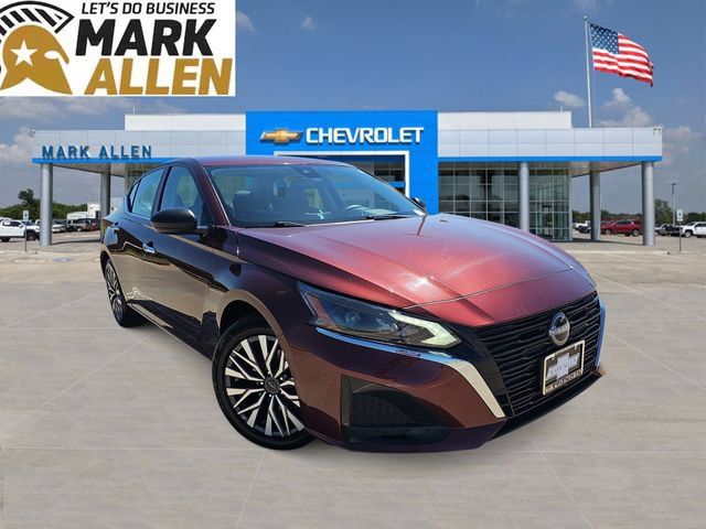 Used 2025 Nissan Altima 2.5 SV FWD image 1