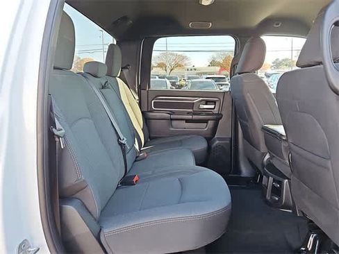 Used 2024 RAM 2500 Big Horn w/ Sport Appearance Package image 32