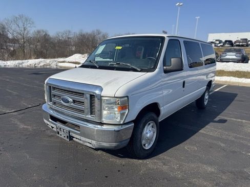Used 2011 Ford E-350 and Econoline 350 XLT image 7