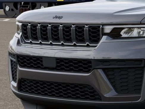 New 2026 Jeep Grand Cherokee L 2WD image 11