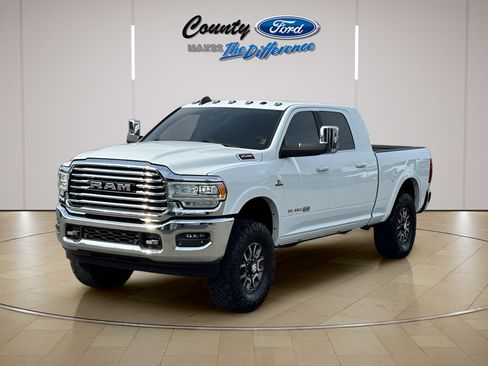 Used 2022 RAM 3500 Limited AWD/4WD image 2