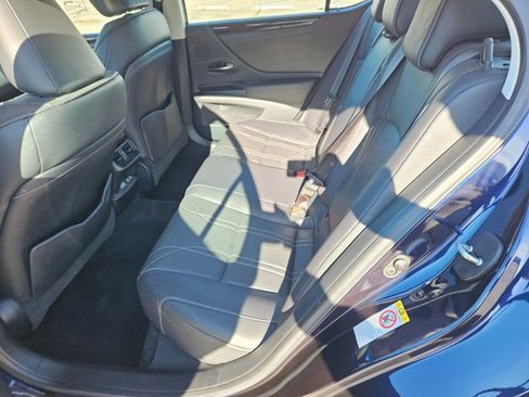 Used 2019 Lexus ES 350 w/ Luxury Package image 10