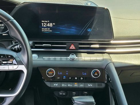 Certified 2023 Hyundai Elantra Limited FWD image 16