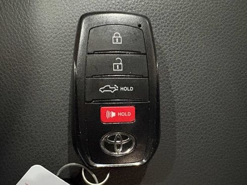 Used 2025 Toyota Tacoma Limited w/ Tow Tech Package AWD/4WD image 28