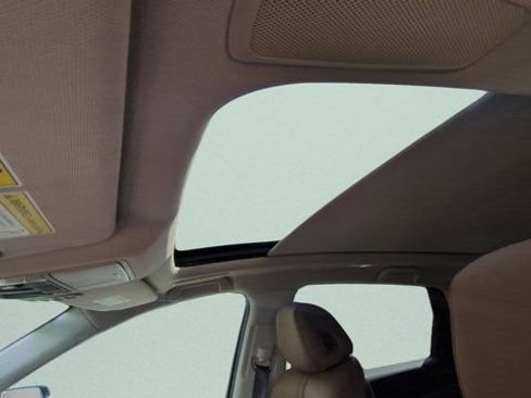 Certified 2025 Acura RDX w/ Technology Package image 11