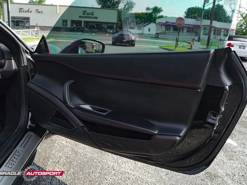 Used 2011 Ferrari 458 Italia Coupe RWD image 19