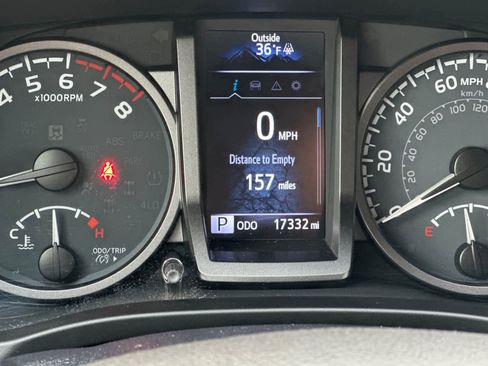 Used 2021 Toyota Tacoma TRD Off-Road image 24