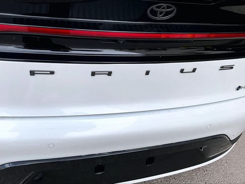 Used 2024 Toyota Prius Limited FWD image 31
