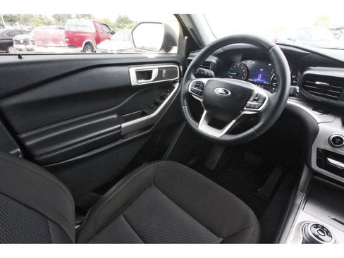 Used 2023 Ford Explorer XLT RWD image 11