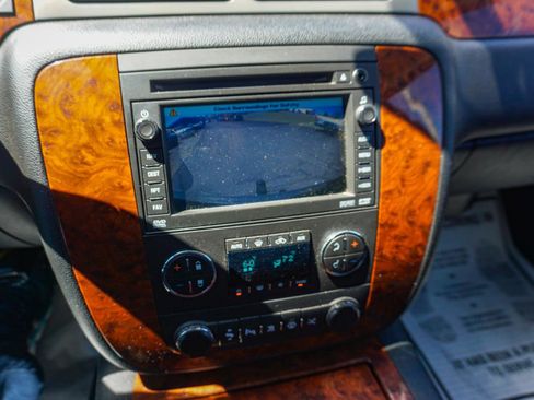 Used 2008 Chevrolet Suburban LTZ w/ LTZ Preferred Equipment Group AWD/4WD image 37