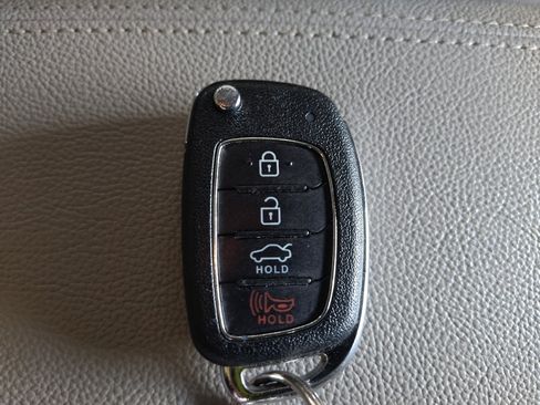 Used 2018 Hyundai Sonata SE FWD image 32
