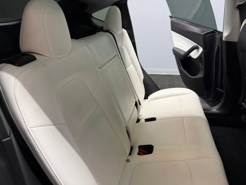 Used 2022 Tesla Model Y Performance AWD/4WD image 42