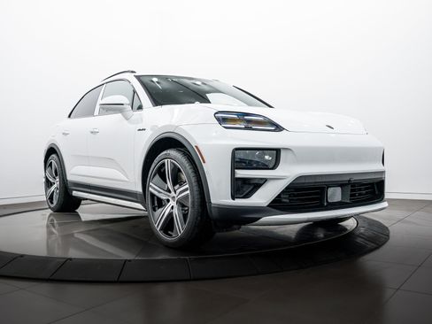 New 2025 Porsche Macan Turbo Electric image 9