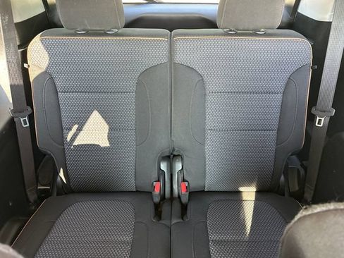 Certified 2022 GMC Acadia AT4 AWD/4WD image 21