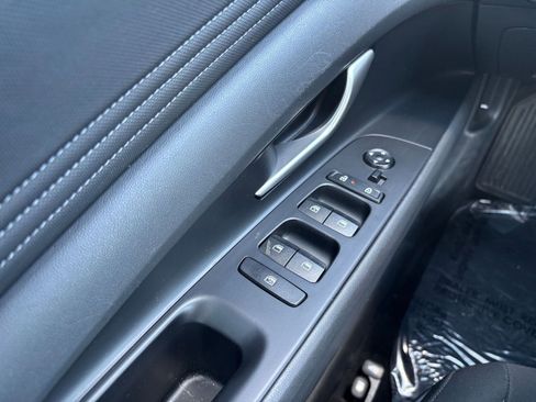 Used 2025 Hyundai Elantra SEL image 20