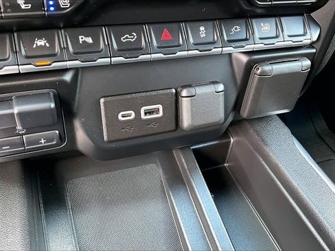 Used 2021 Chevrolet Silverado 1500 LTZ w/ Safety Package II AWD/4WD image 18