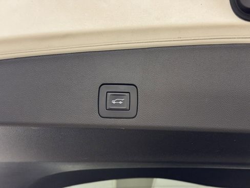 Used 2020 Buick Encore GX Essence w/ Experience Buick Package image 40