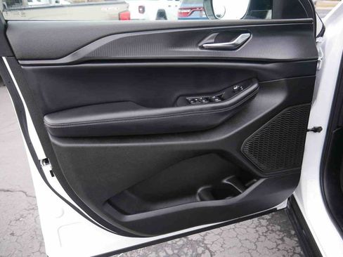 Certified 2024 Jeep Grand Cherokee L Laredo image 23