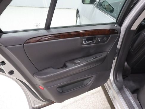 Used 2008 Cadillac DTS FWD image 19