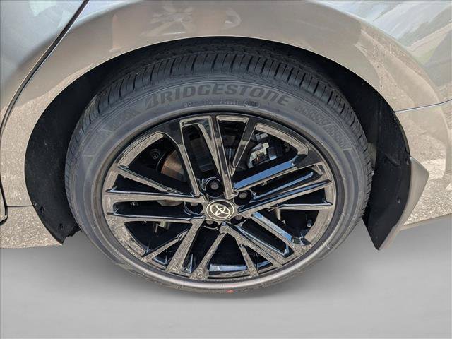 Used 2025 Toyota Camry SE FWD image 9
